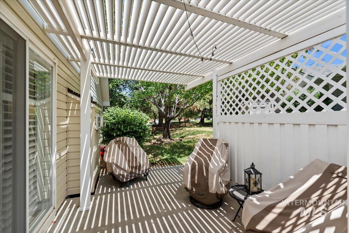5500 S Adonis Place Property Photo 18