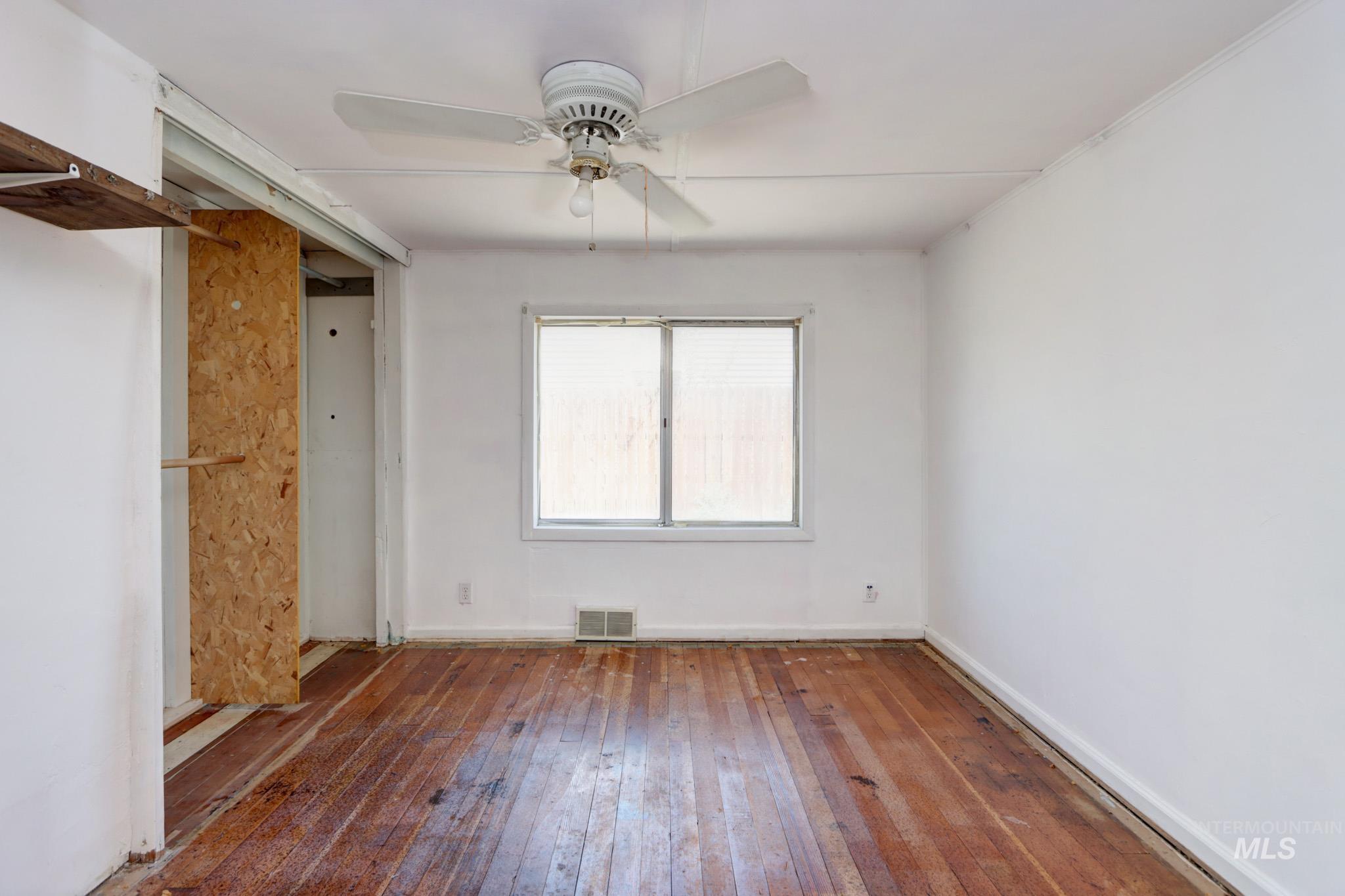 146 Nw 9th St Property Photo 8