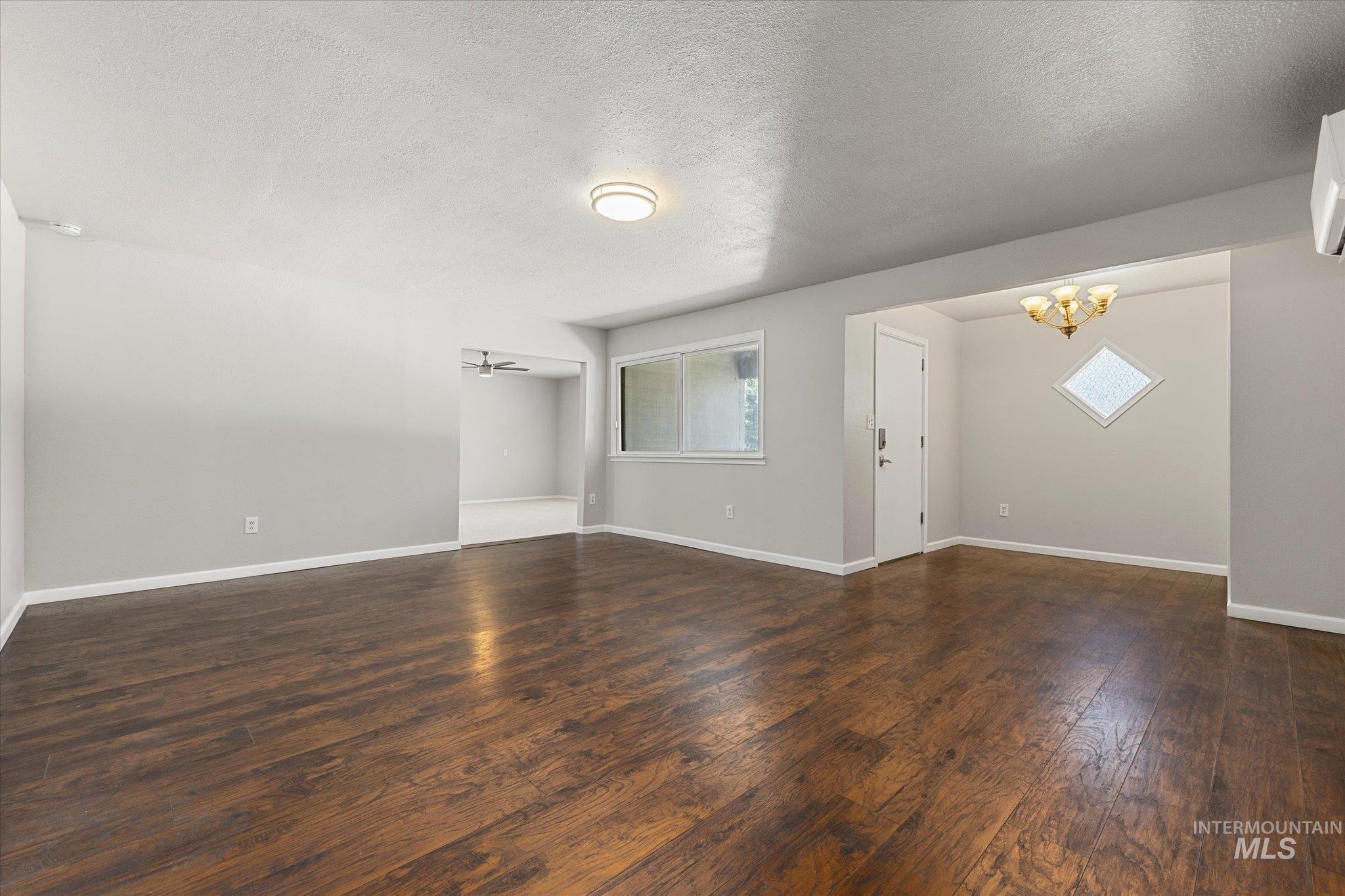 2116 S Longmont Ave Property Photo 6