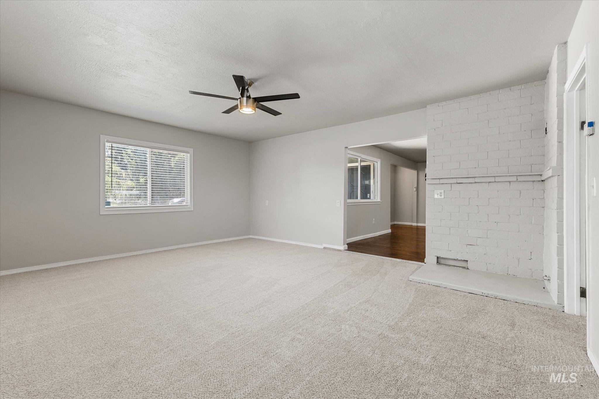 2116 S Longmont Ave Property Photo 7