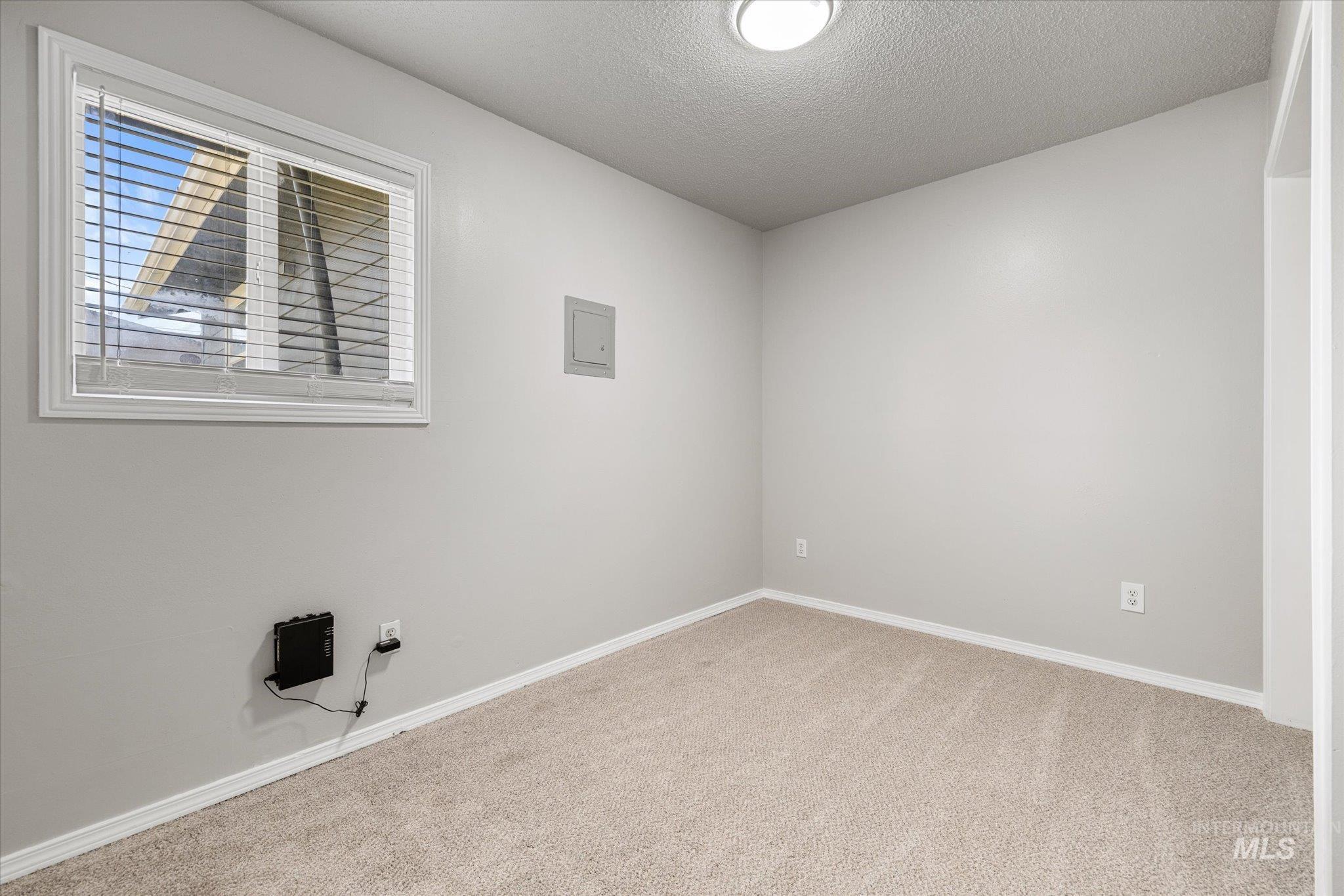 2116 S Longmont Ave Property Photo 14