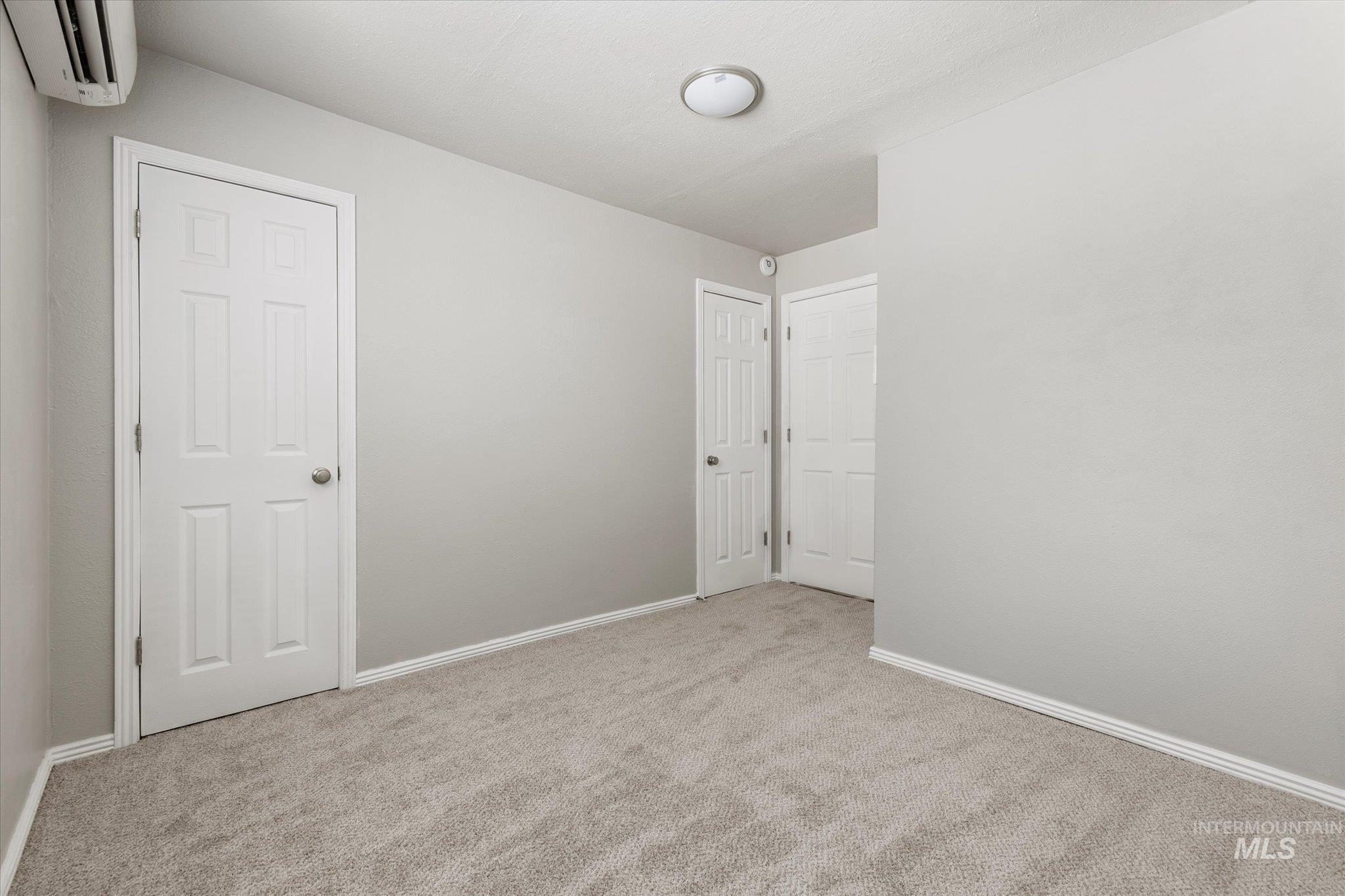 2116 S Longmont Ave Property Photo 15