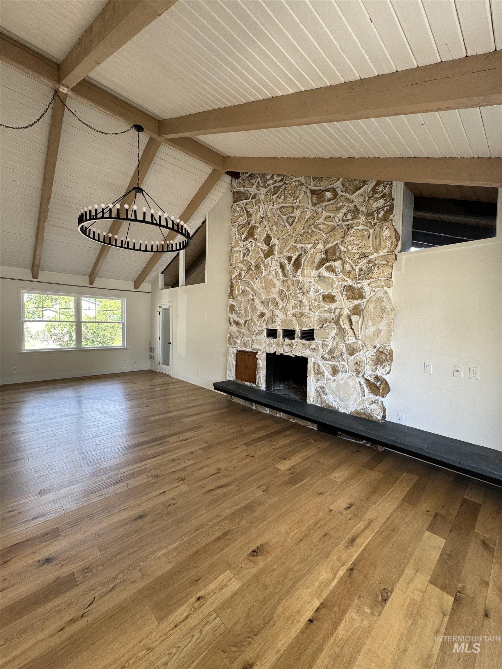 433 N Rene Pl. Property Photo 4