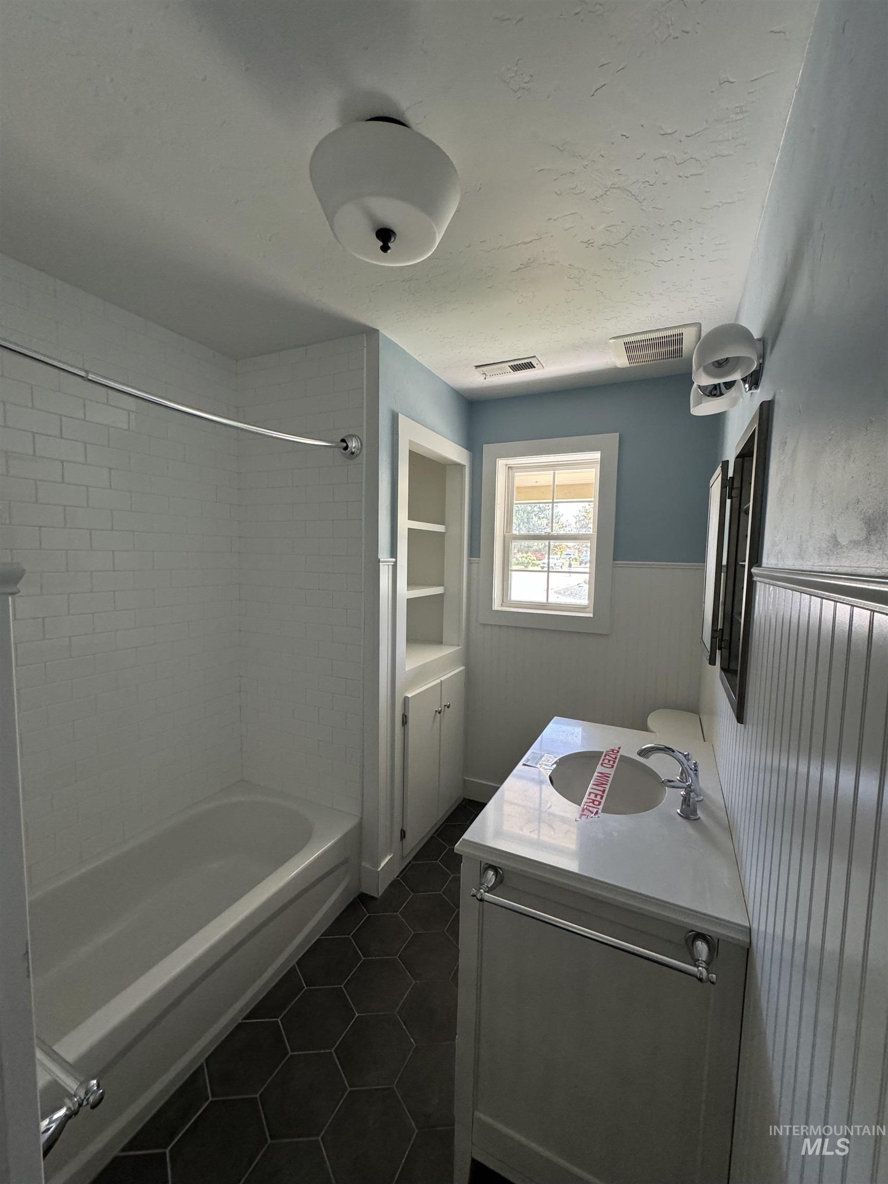 433 N Rene Pl. Property Photo 8