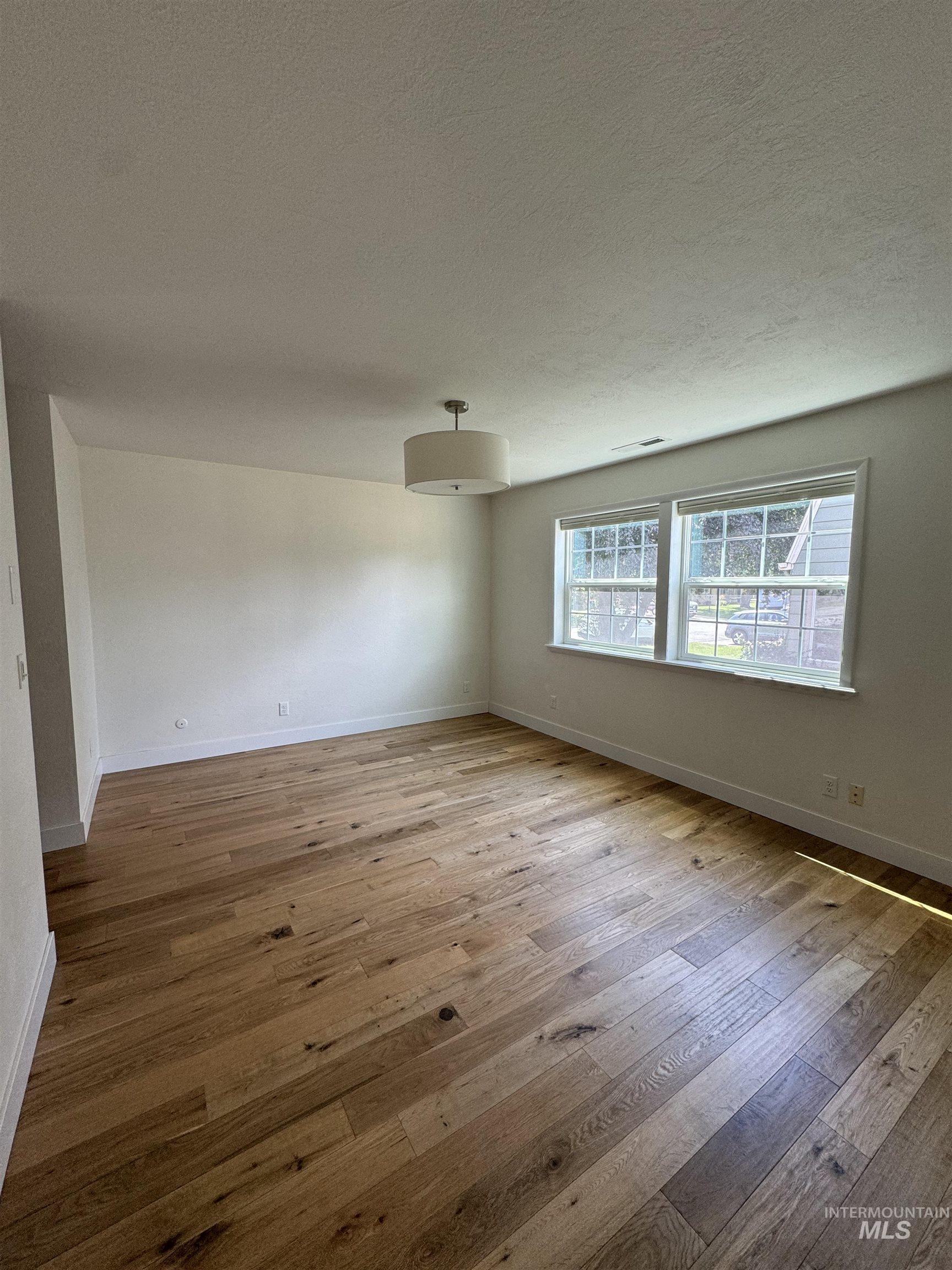 433 N Rene Pl. Property Photo 12