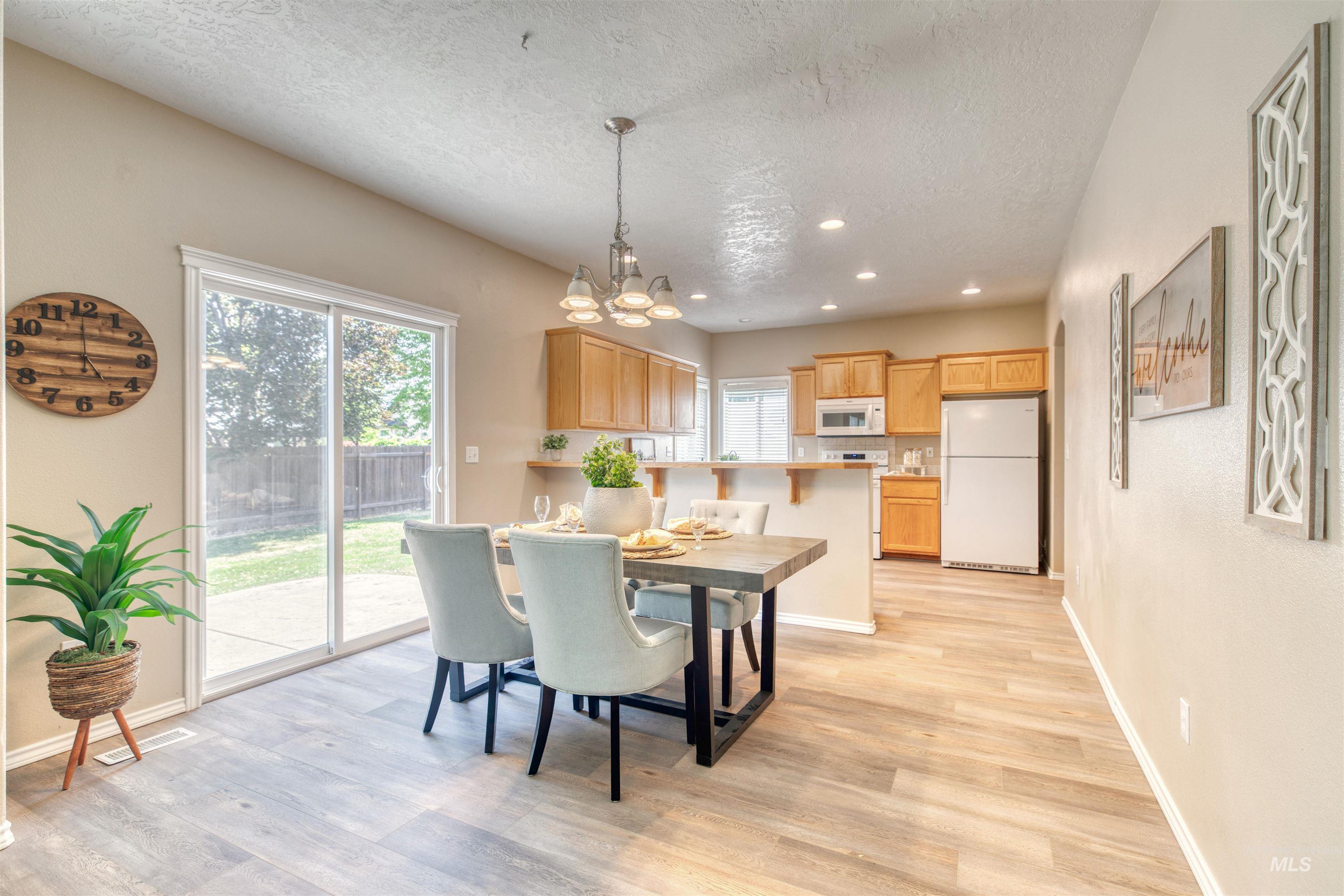 3778 N Elsinore Way Property Photo 16