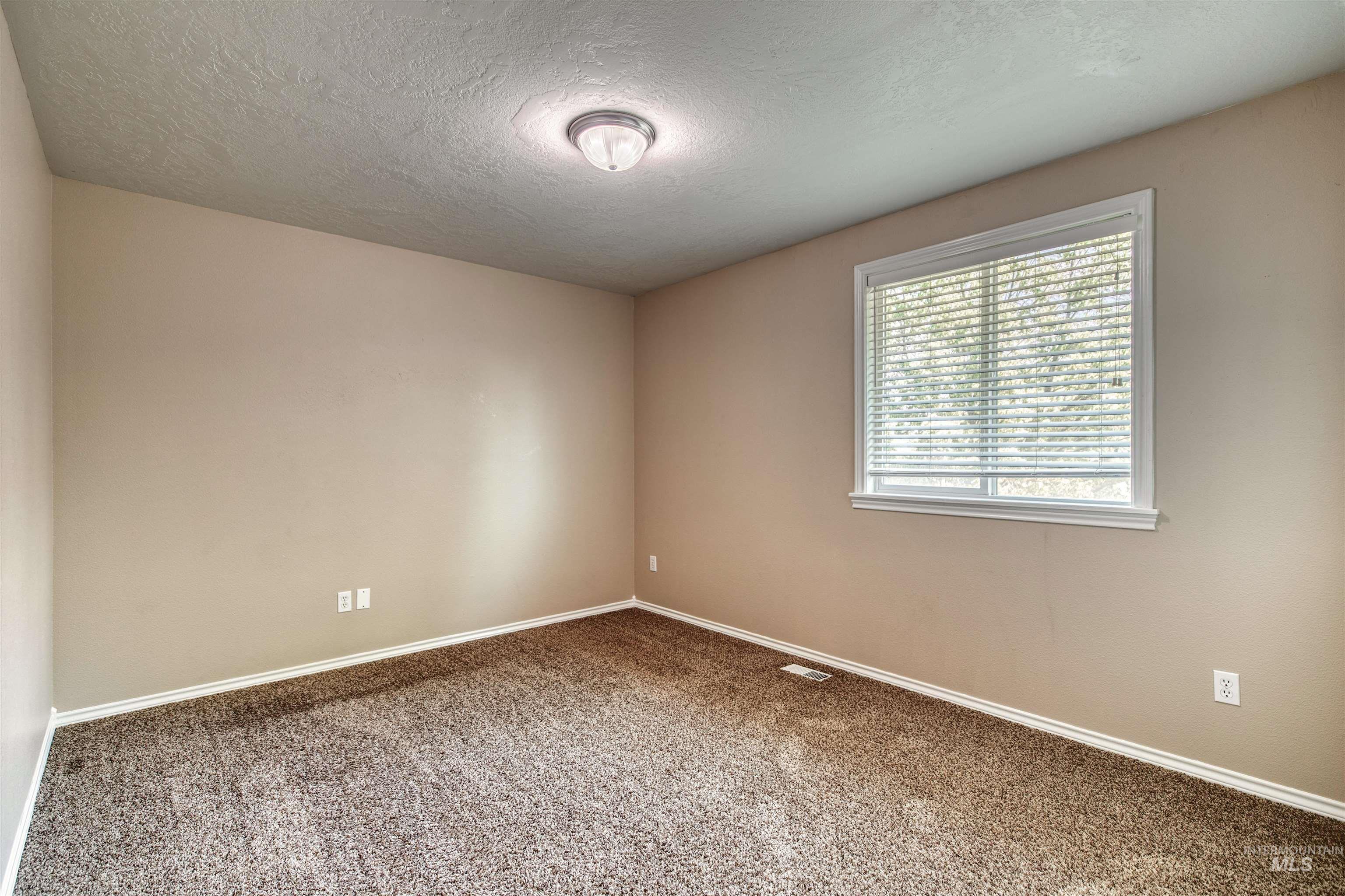 3778 N Elsinore Way Property Photo 34