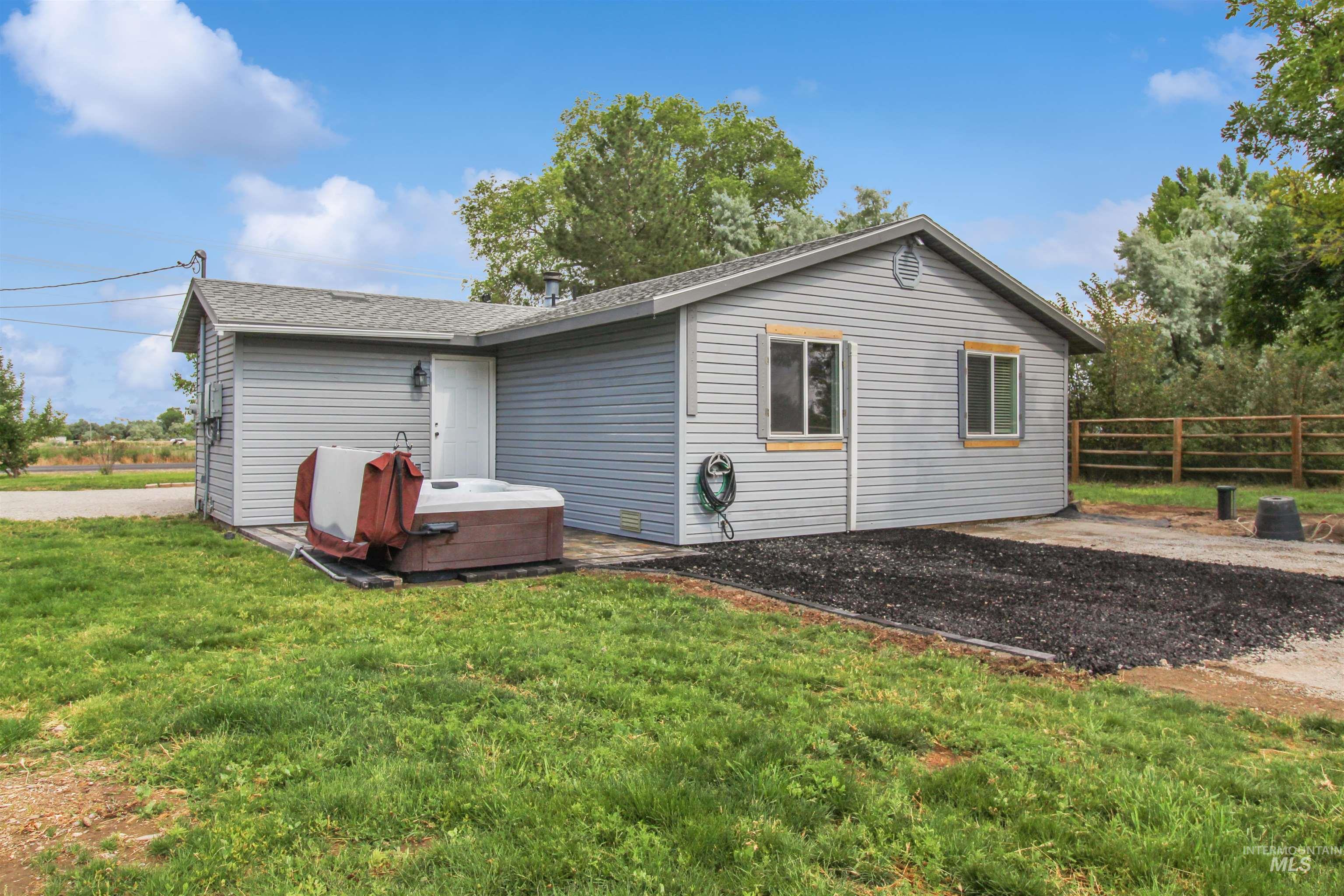 860 Grandview Dr. Property Photo 2