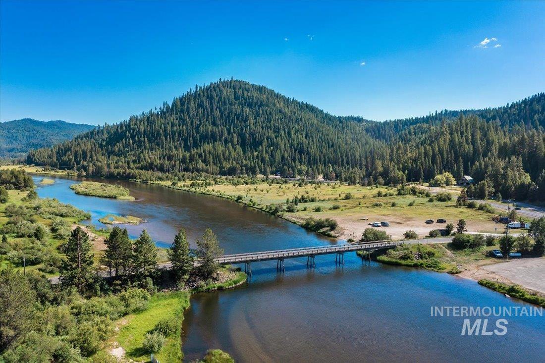 219 Tripod View Drive Property Photo 3