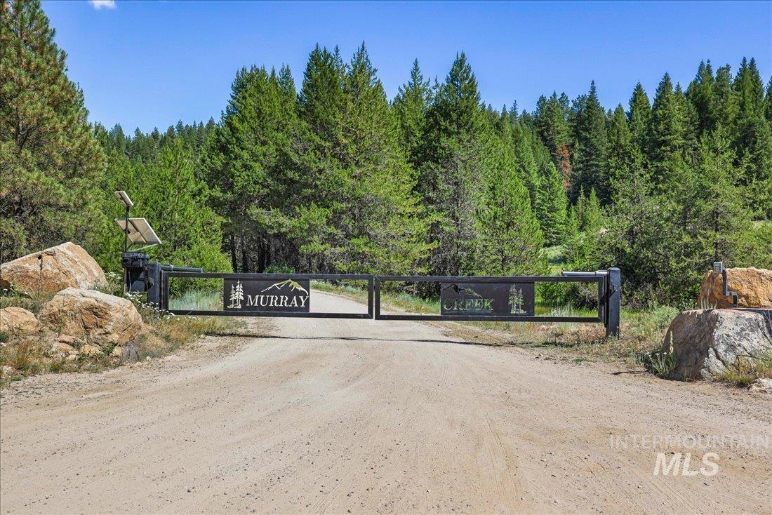 219 Tripod View Drive Property Photo 5