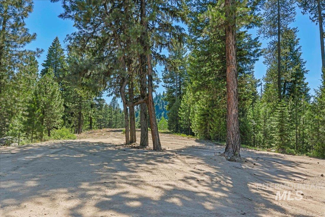 219 Tripod View Drive Property Photo 15