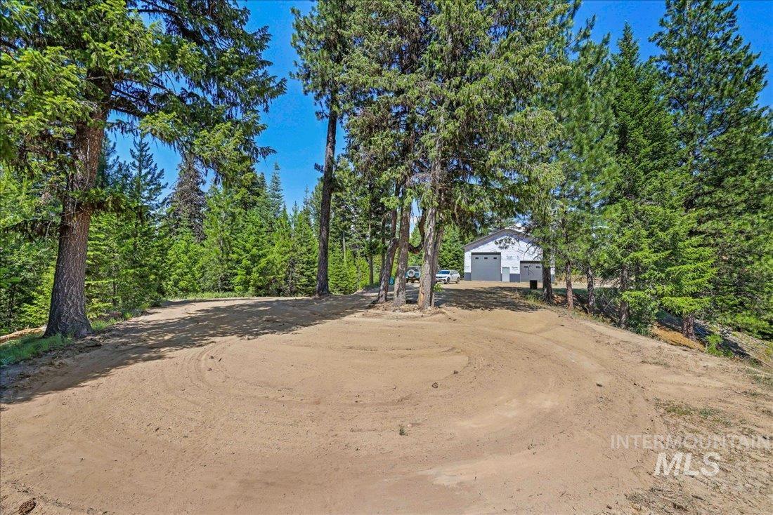 219 Tripod View Drive Property Photo 18