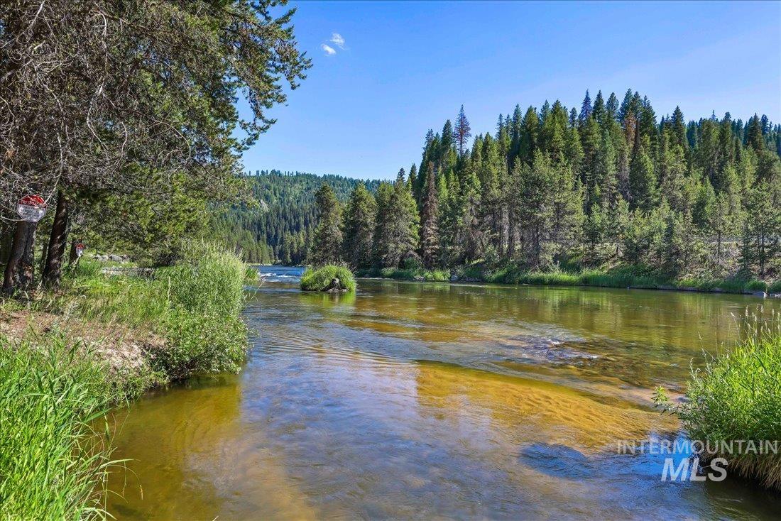 219 Tripod View Drive Property Photo 28
