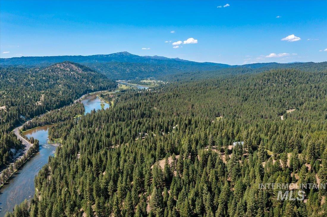 219 Tripod View Drive Property Photo 32