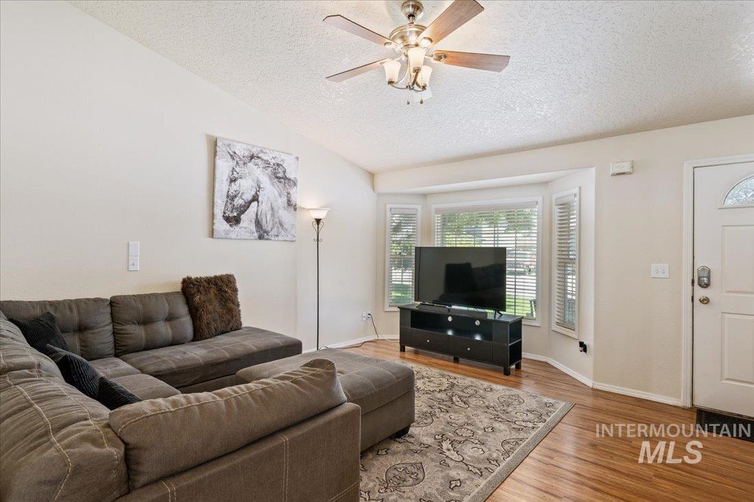 2210 E Meadow Wood Dr Property Photo 14