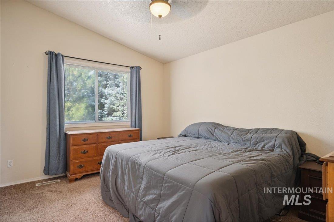 2210 E Meadow Wood Dr Property Photo 16