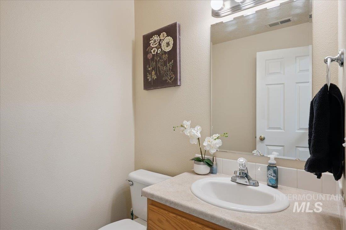 2210 E Meadow Wood Dr Property Photo 22