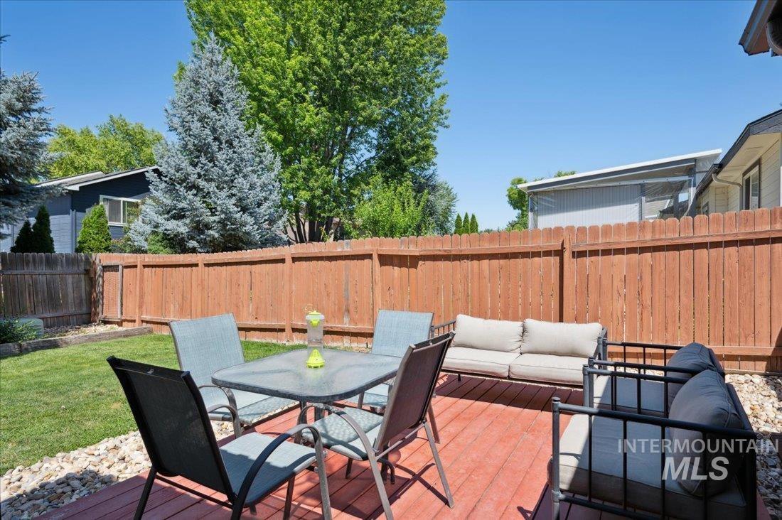 2210 E Meadow Wood Dr Property Photo 26