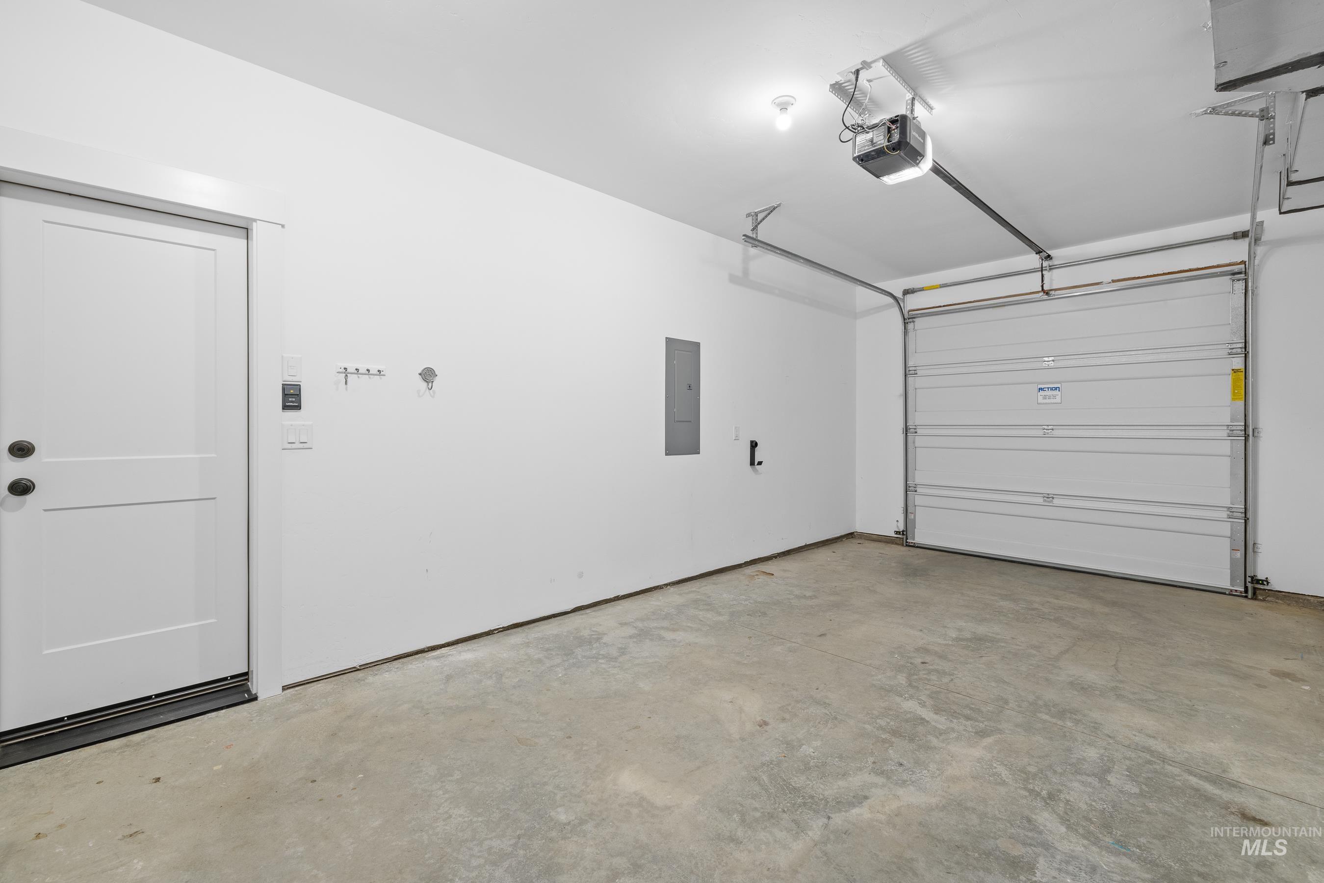 601 Bluewater Circle Property Photo 8