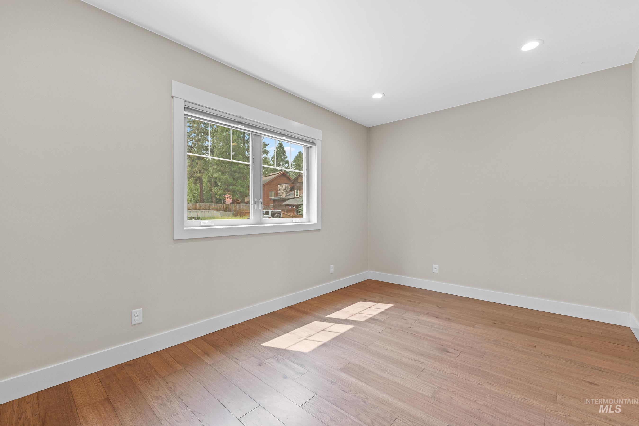 601 Bluewater Circle Property Photo 11