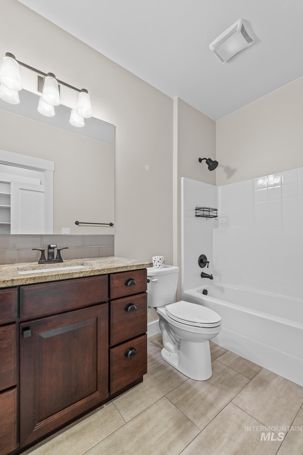 601 Bluewater Circle Property Photo 14