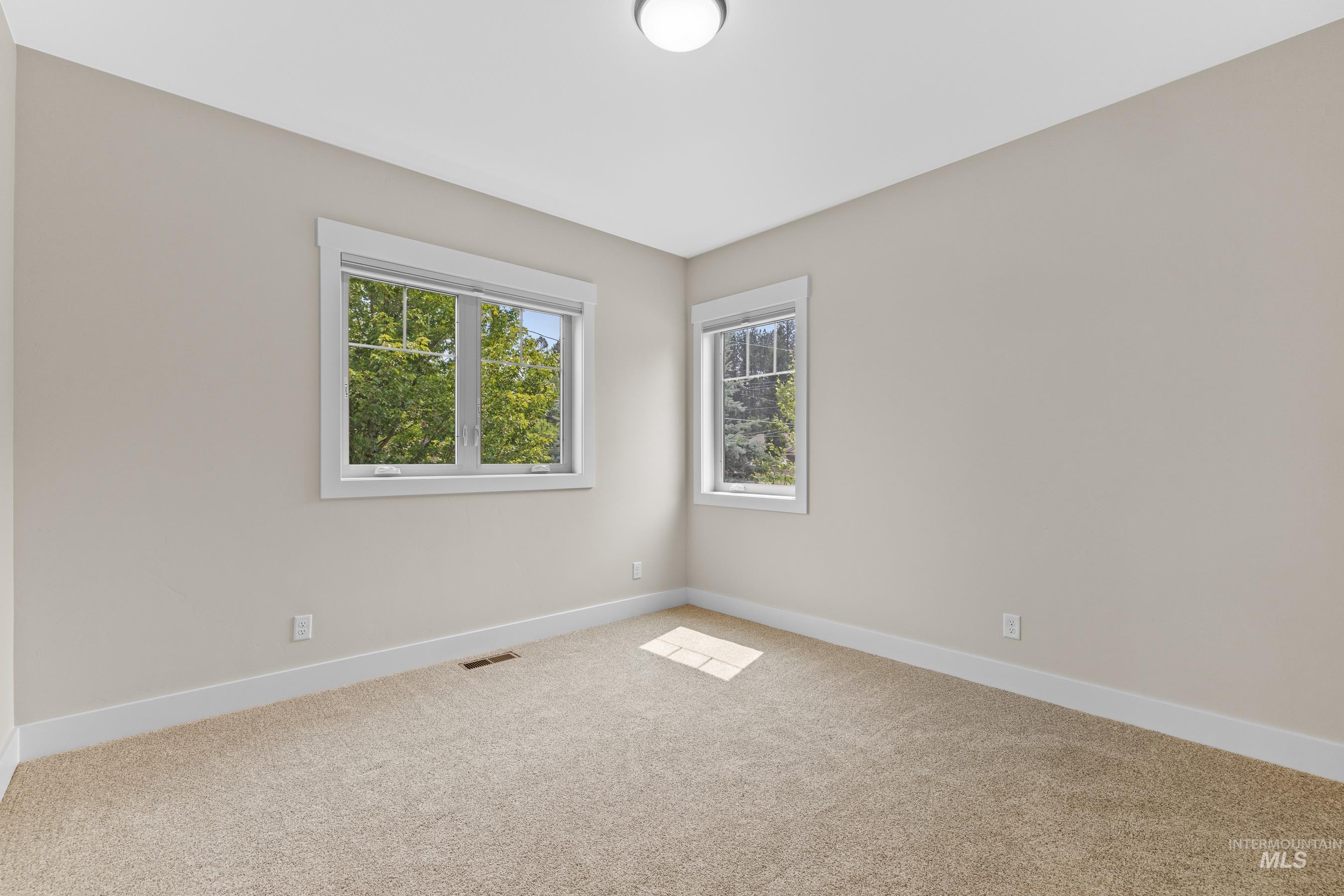 601 Bluewater Circle Property Photo 32