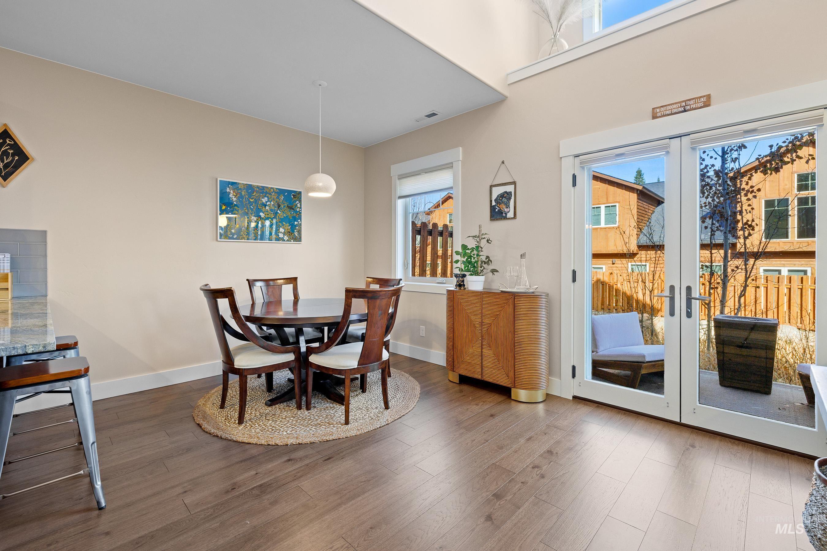 601 Bluewater Circle Property Photo 47