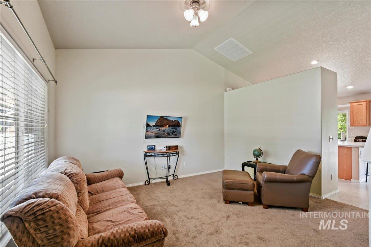 842 E Pluton Property Photo 5