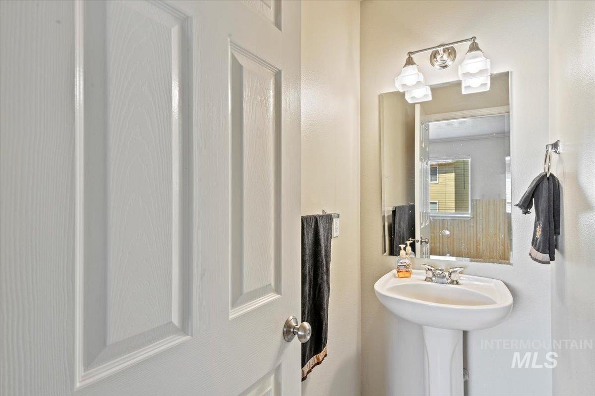 842 E Pluton Property Photo 18