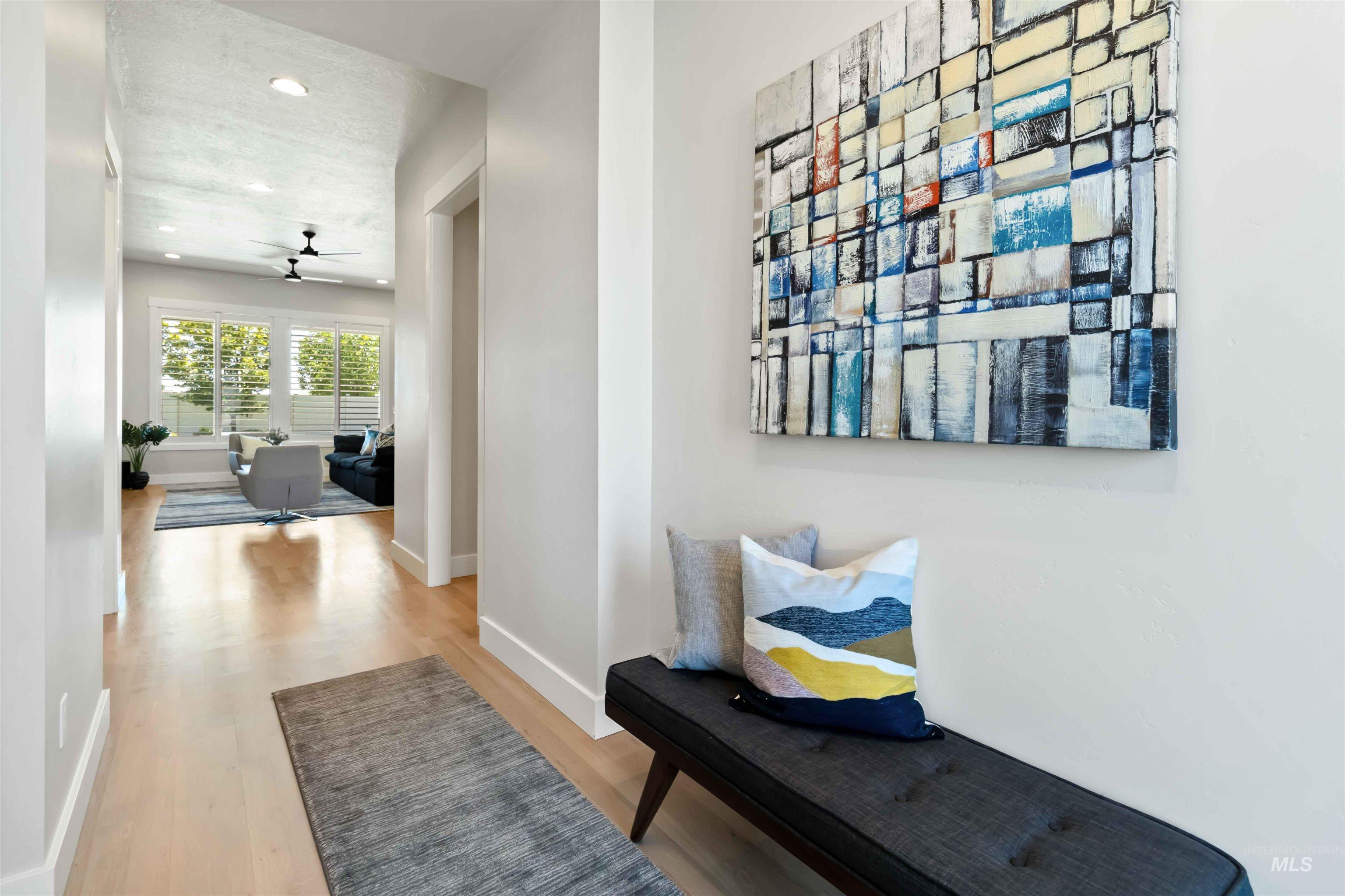 511 W Oak Springs Dr Property Photo 5