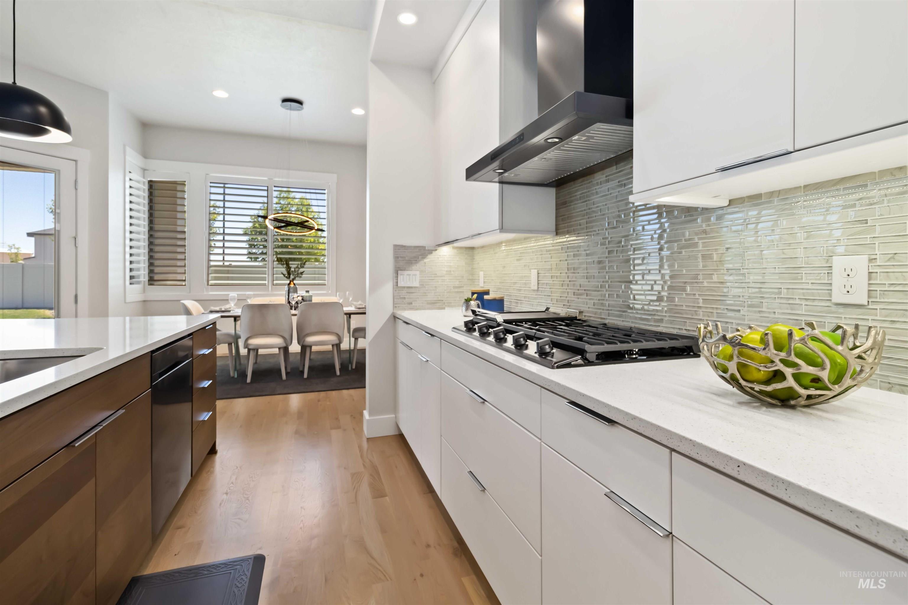 511 W Oak Springs Dr Property Photo 15