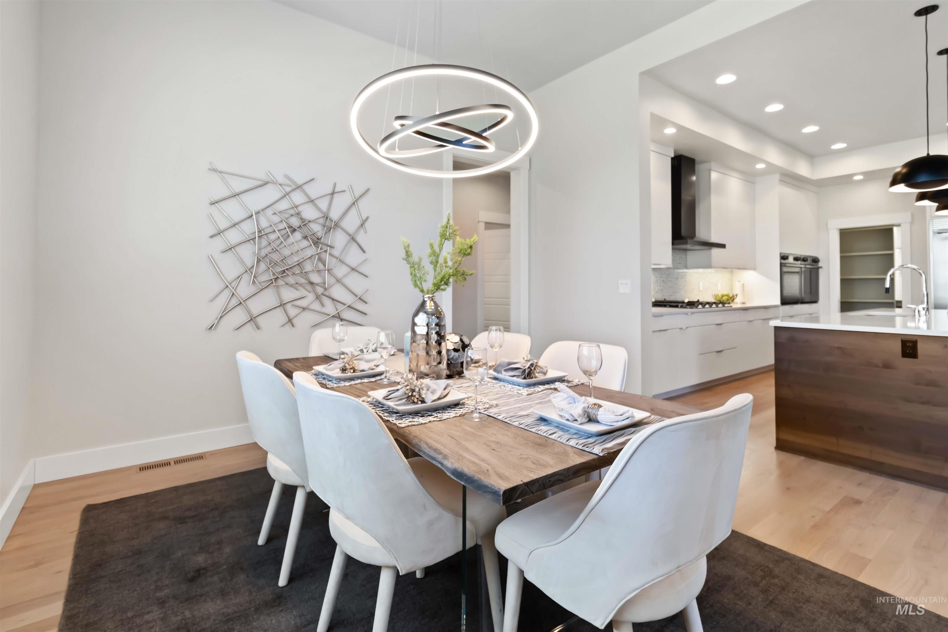 511 W Oak Springs Dr Property Photo 17