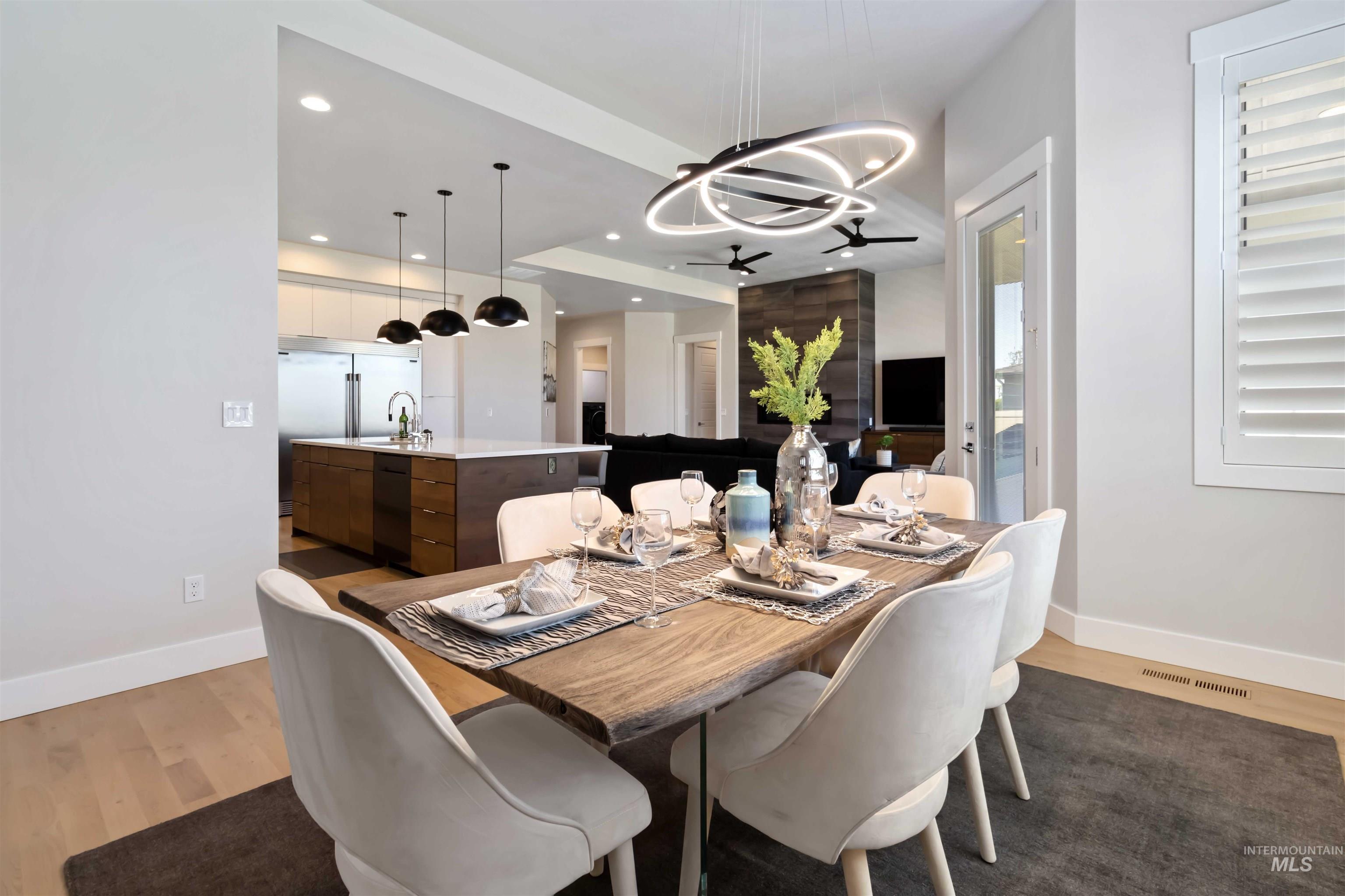 511 W Oak Springs Dr Property Photo 18