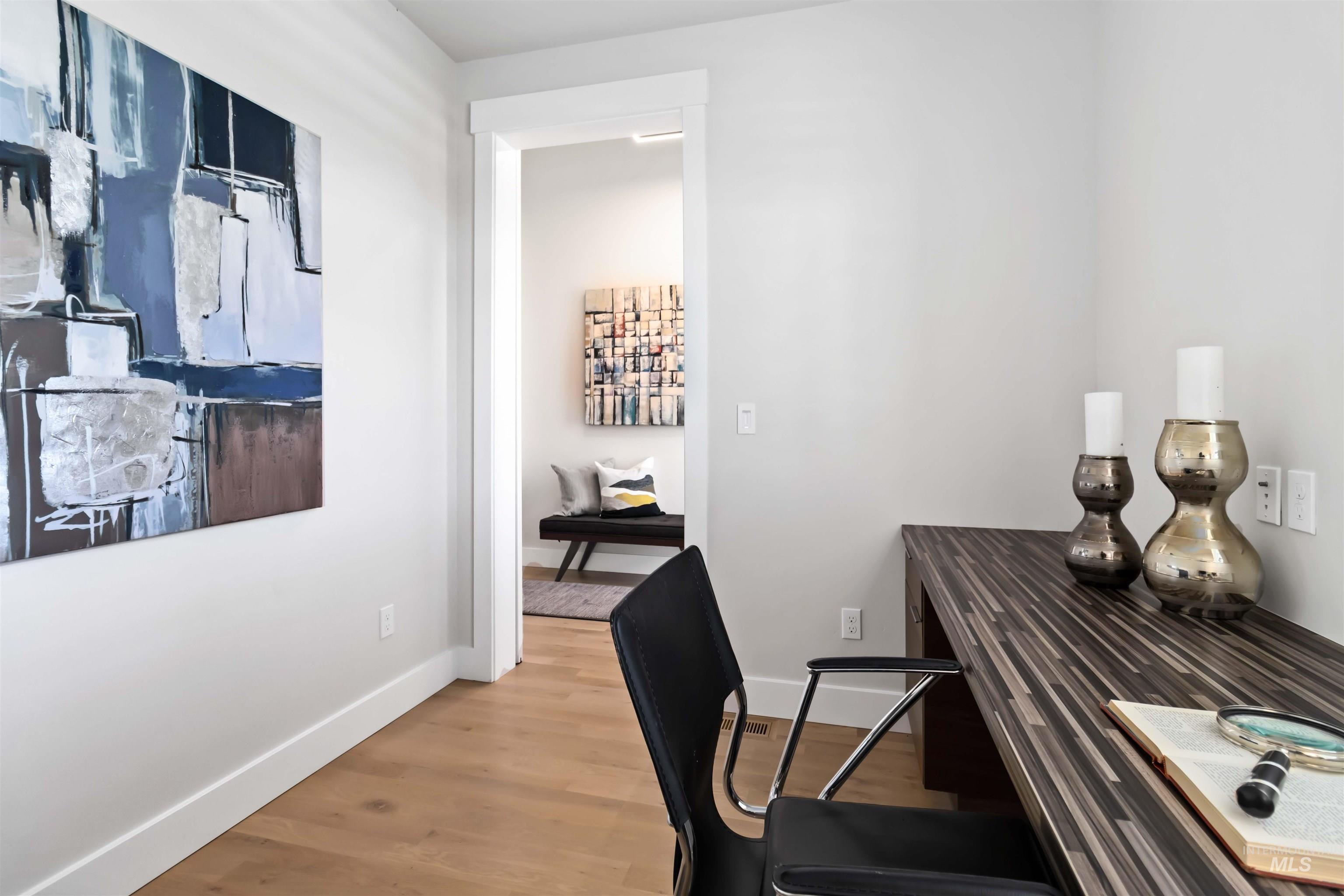 511 W Oak Springs Dr Property Photo 22