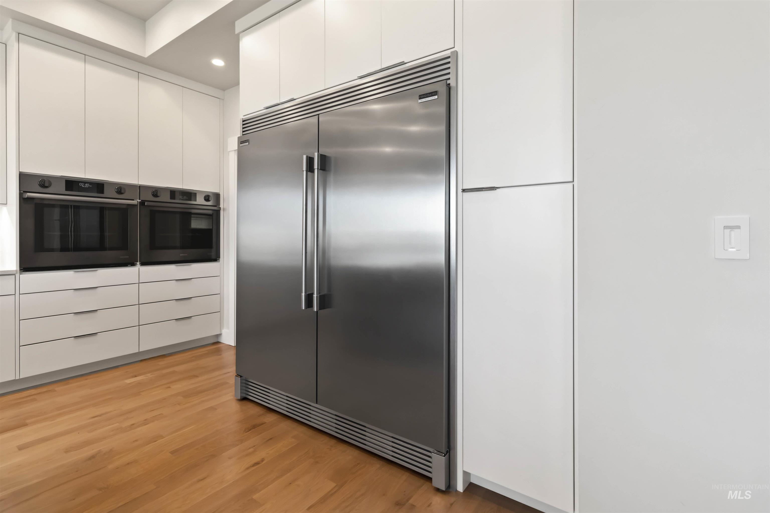 511 W Oak Springs Dr Property Photo 26