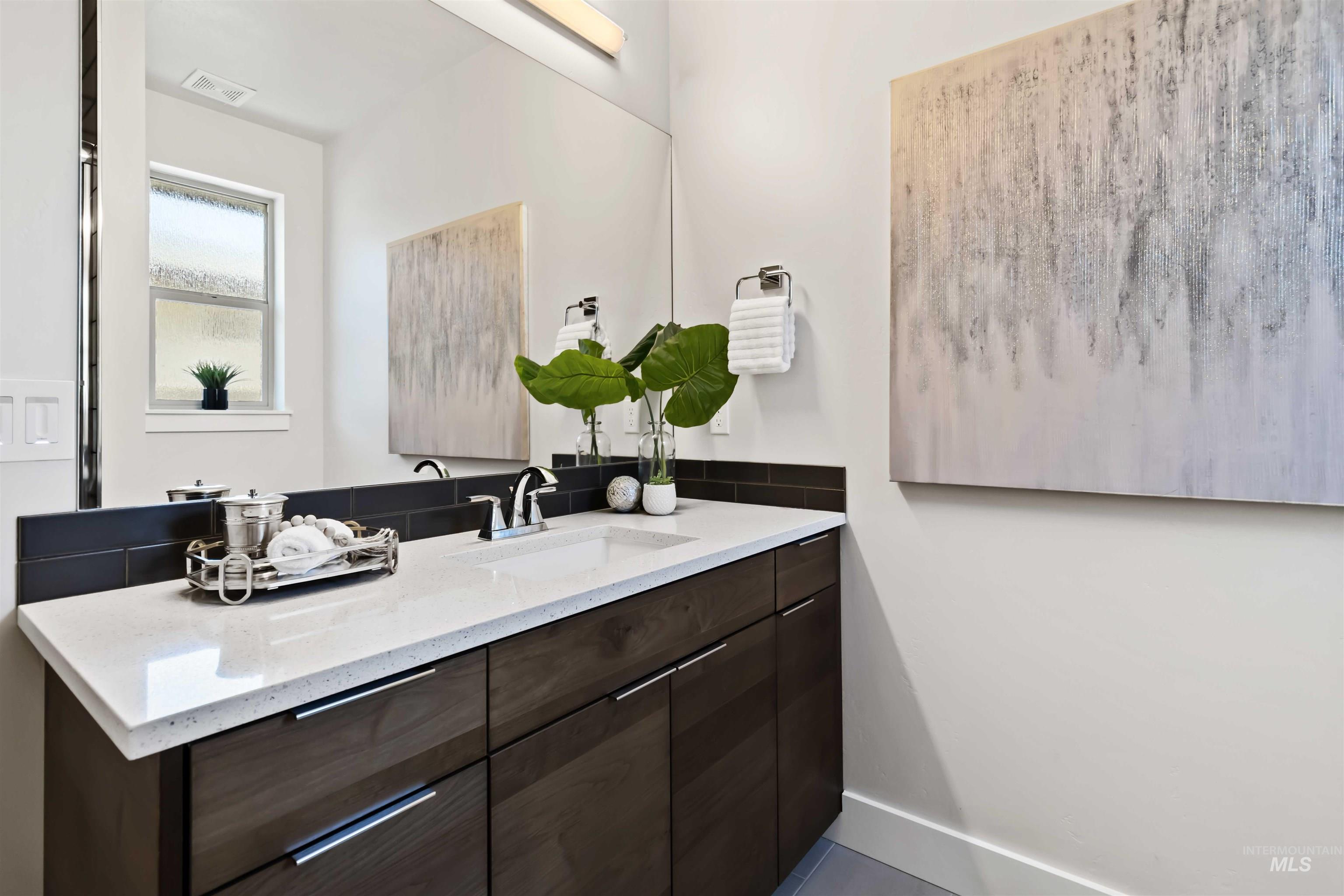 511 W Oak Springs Dr Property Photo 31