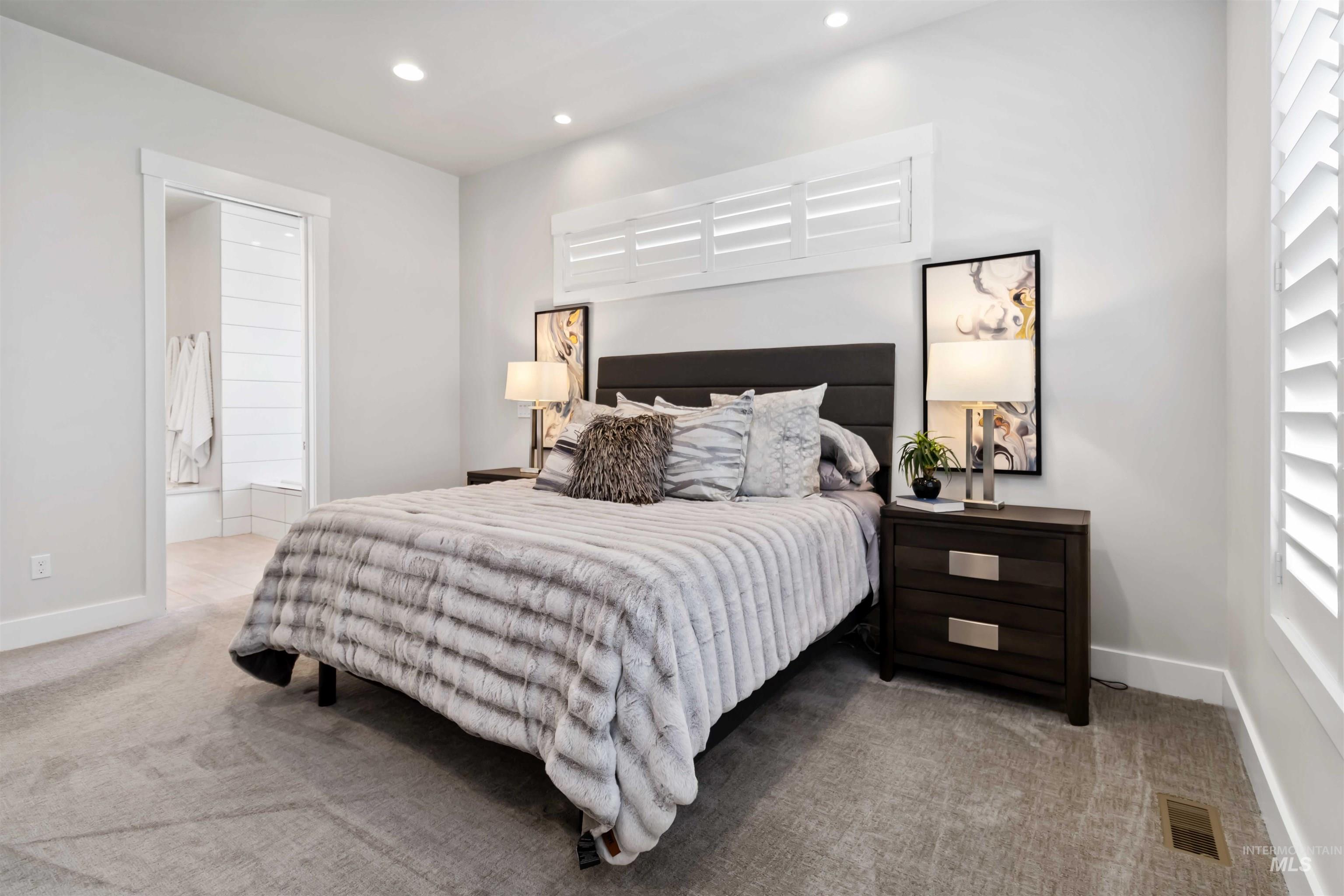 511 W Oak Springs Dr Property Photo 36