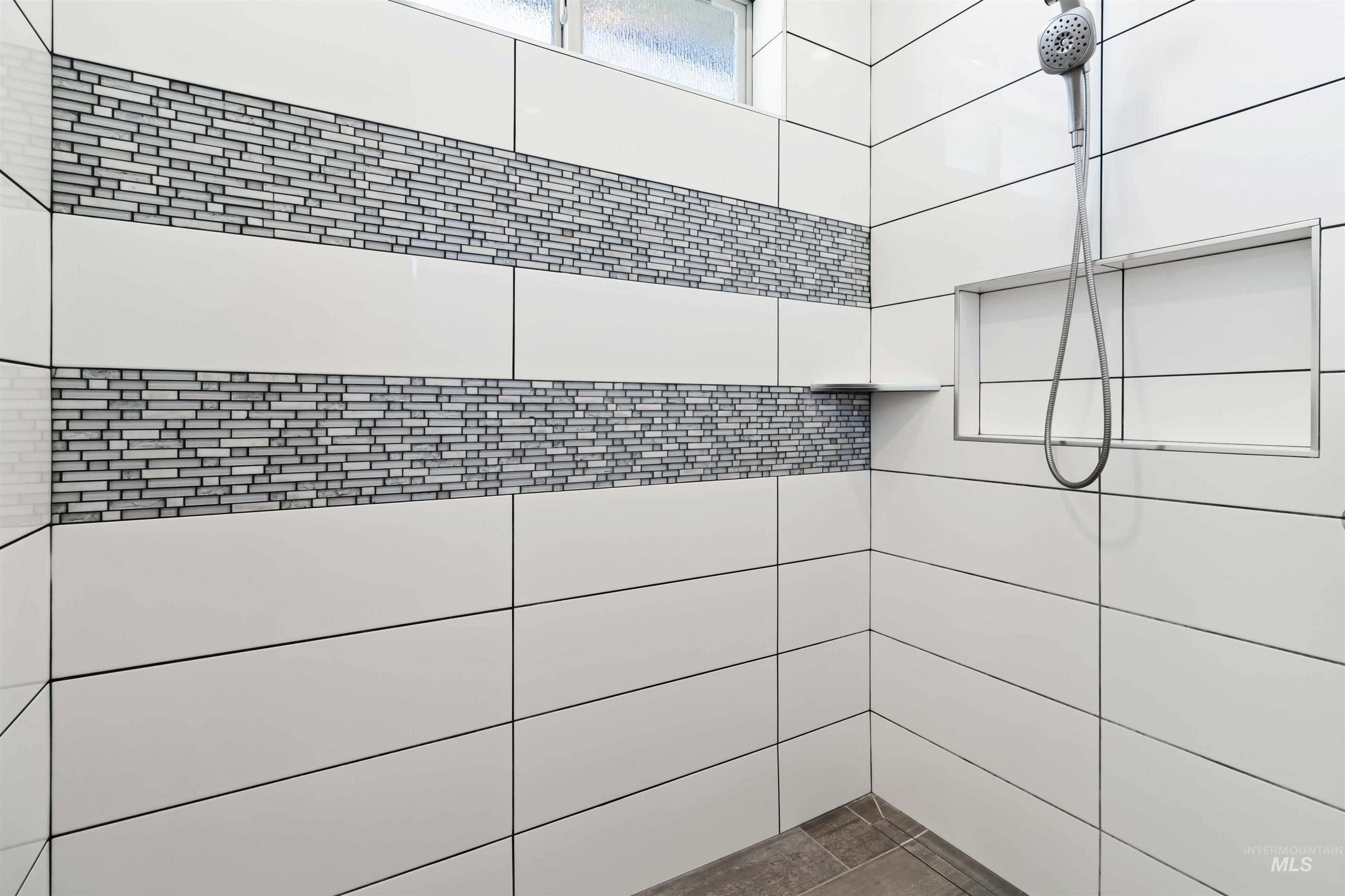 511 W Oak Springs Dr Property Photo 42