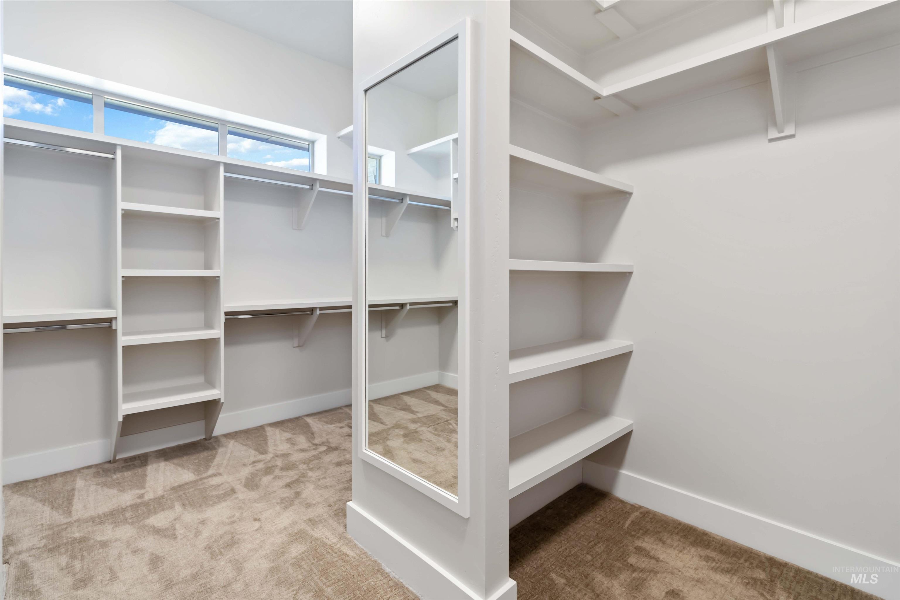 511 W Oak Springs Dr Property Photo 43