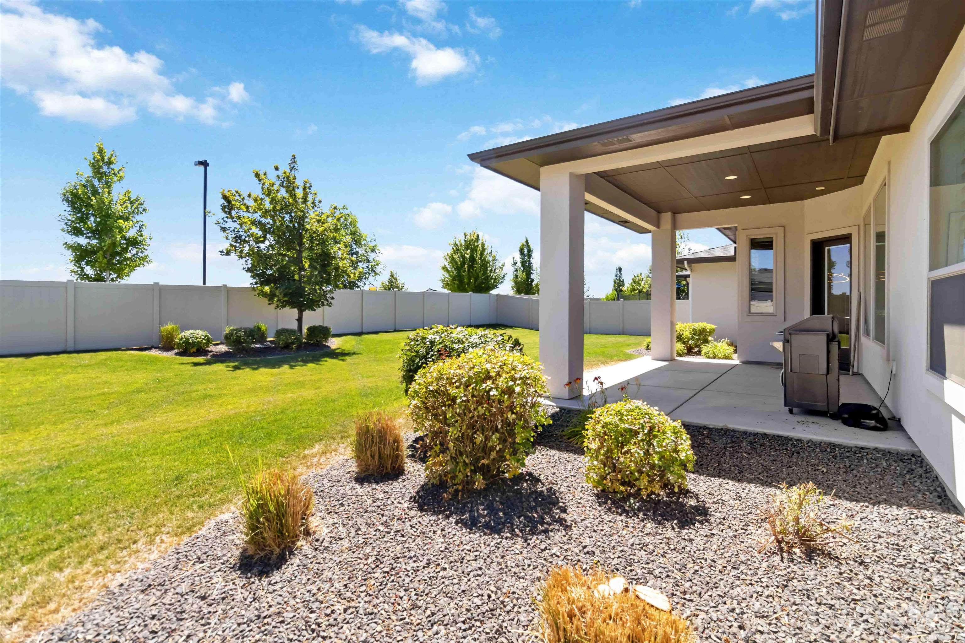 511 W Oak Springs Dr Property Photo 46