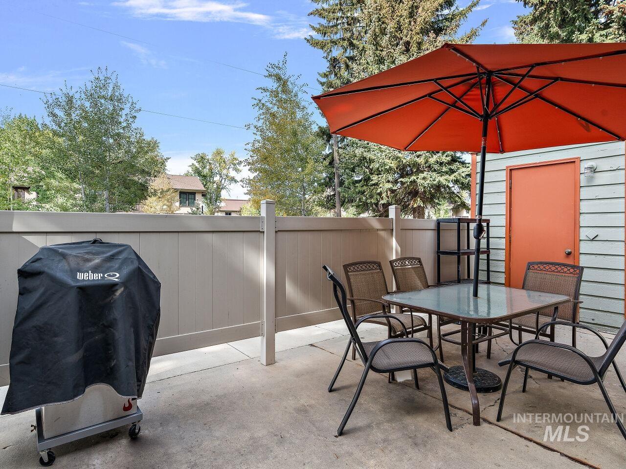 601 Hemlock St. Property Photo 3