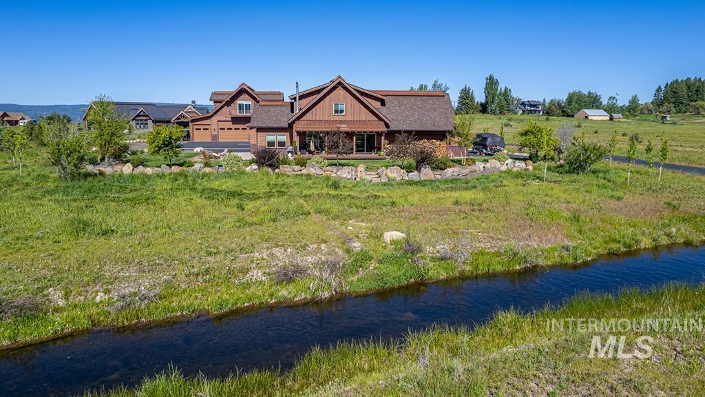 7 Boulder View Place Property Photo 5