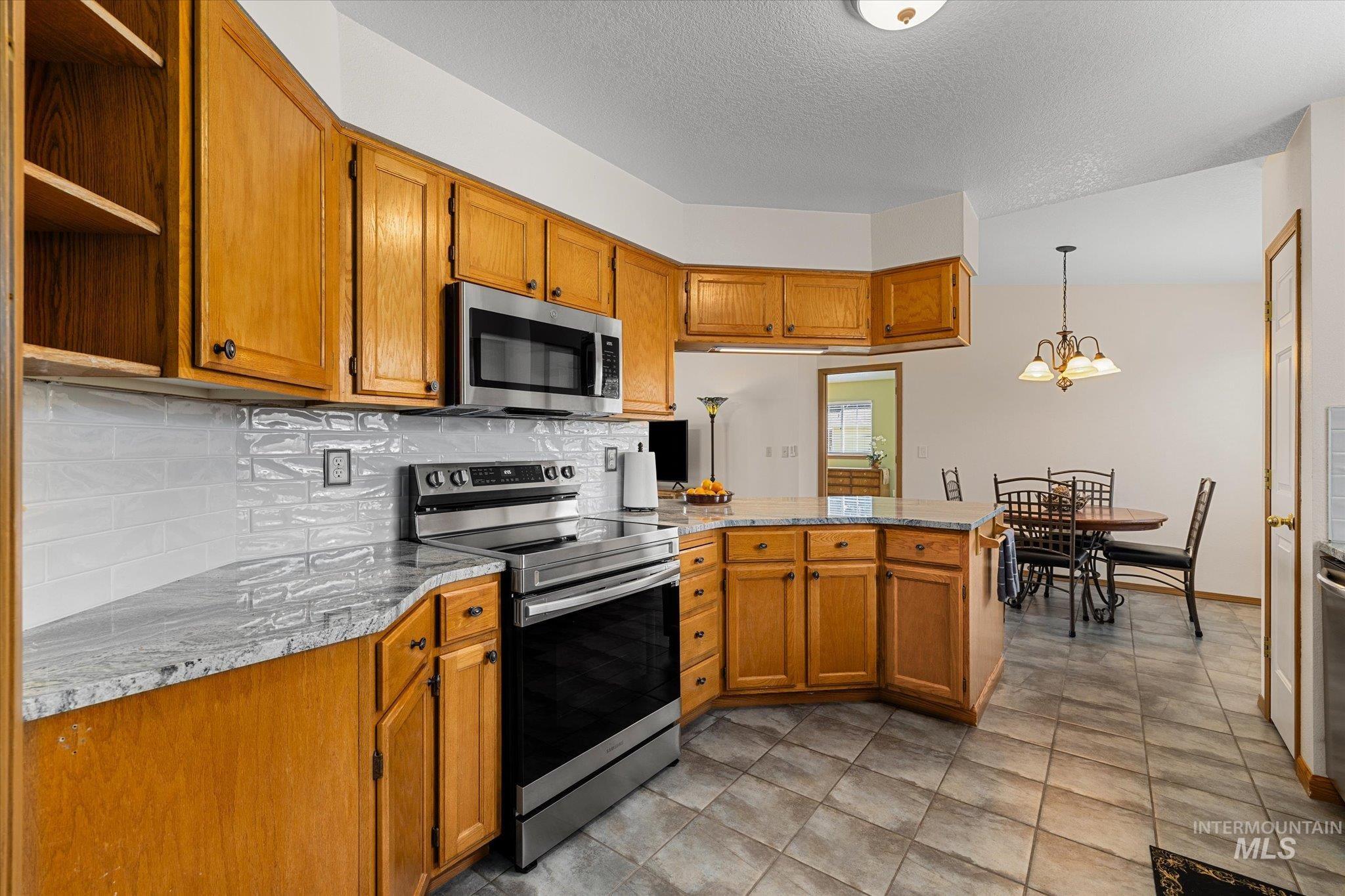 1100 Burnet Dr #602 Property Photo 17