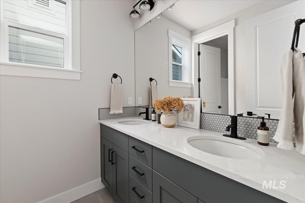 10415 Stony Oak St. Property Photo 12