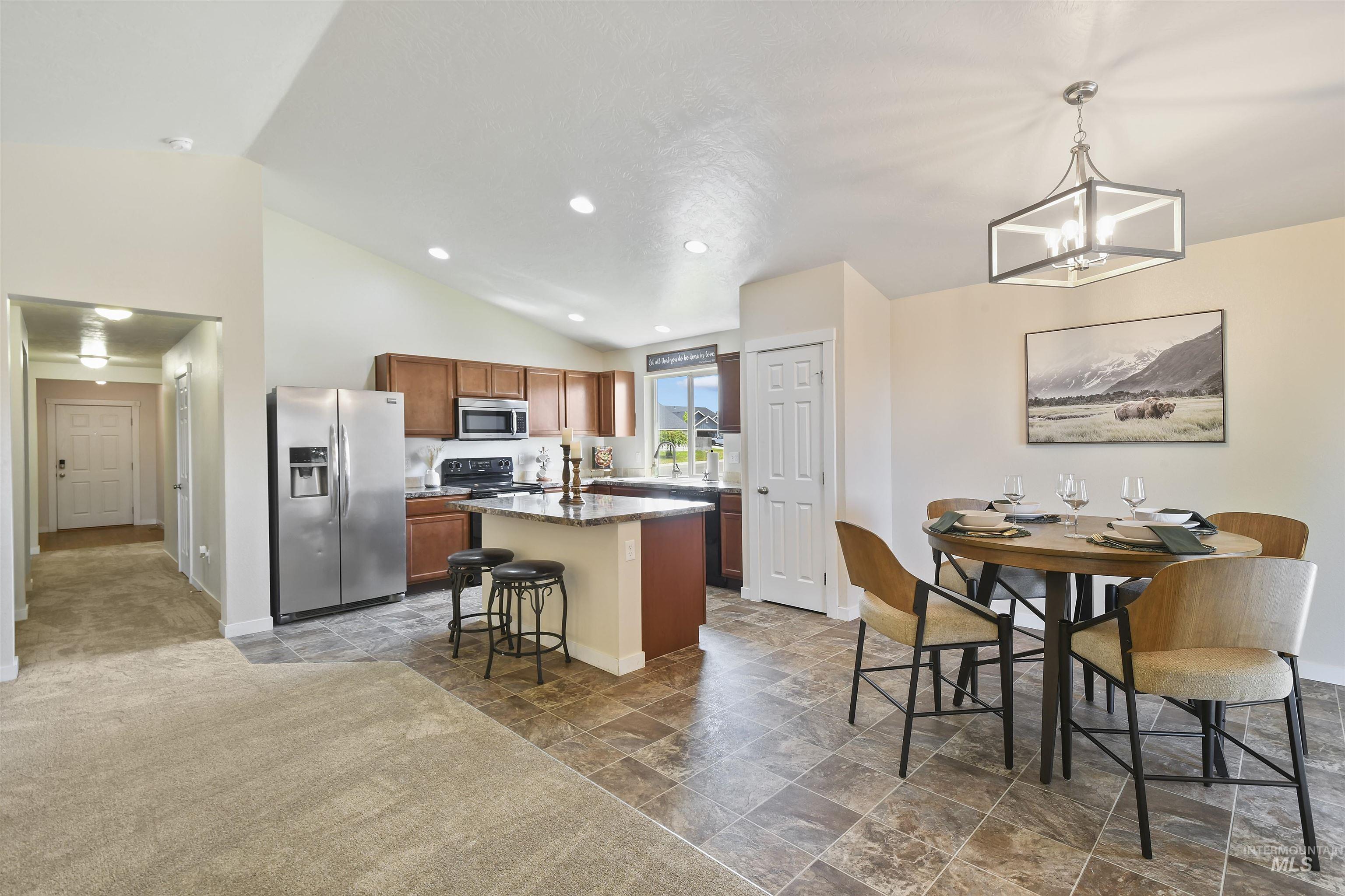 541 W Allspice St. Property Photo 9