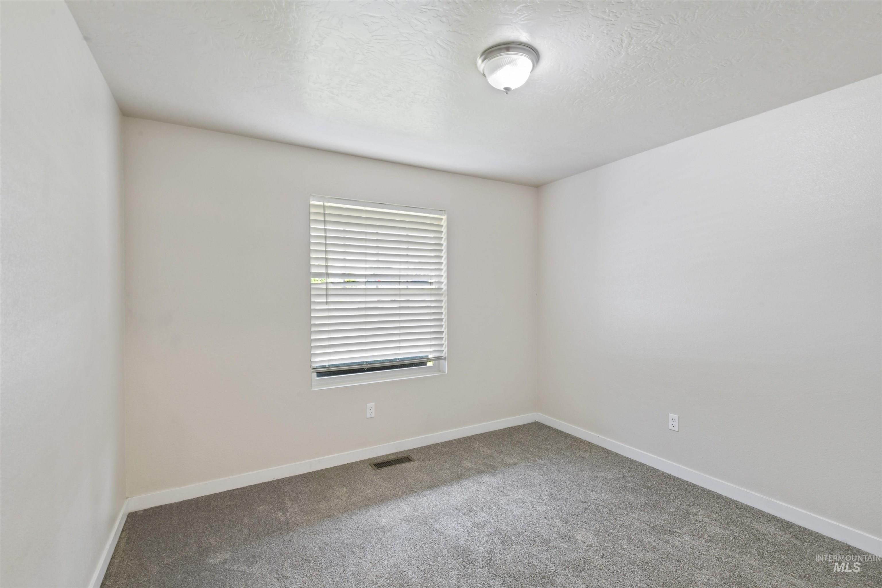 541 W Allspice St. Property Photo 15