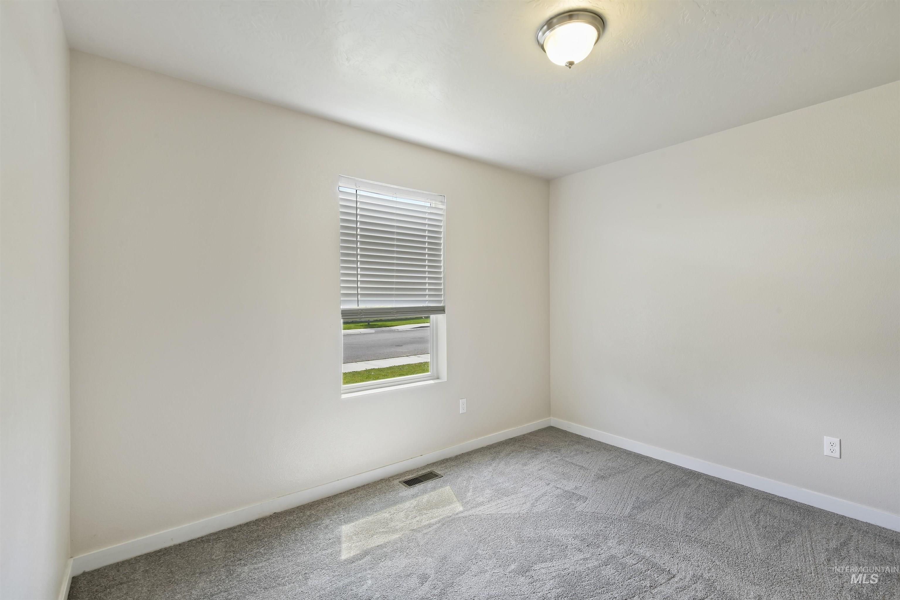 541 W Allspice St. Property Photo 16