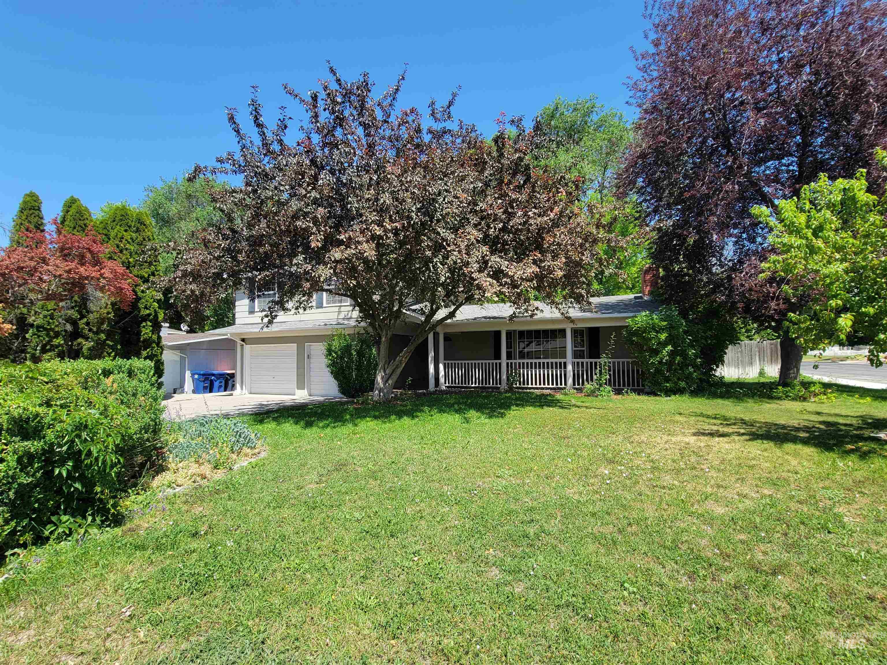706 N Sunrise Blvd Property Photo 2