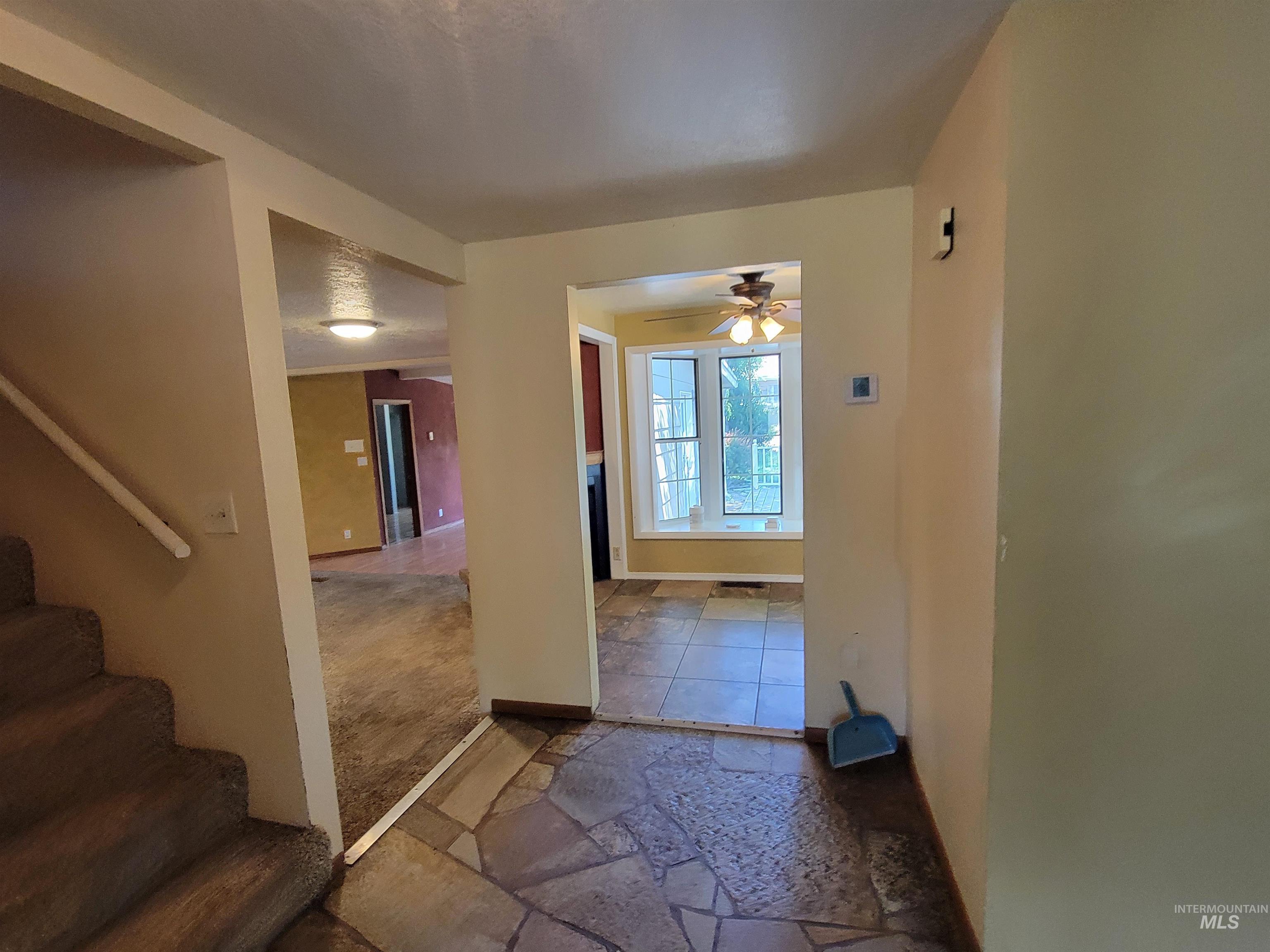 706 N Sunrise Blvd Property Photo 3