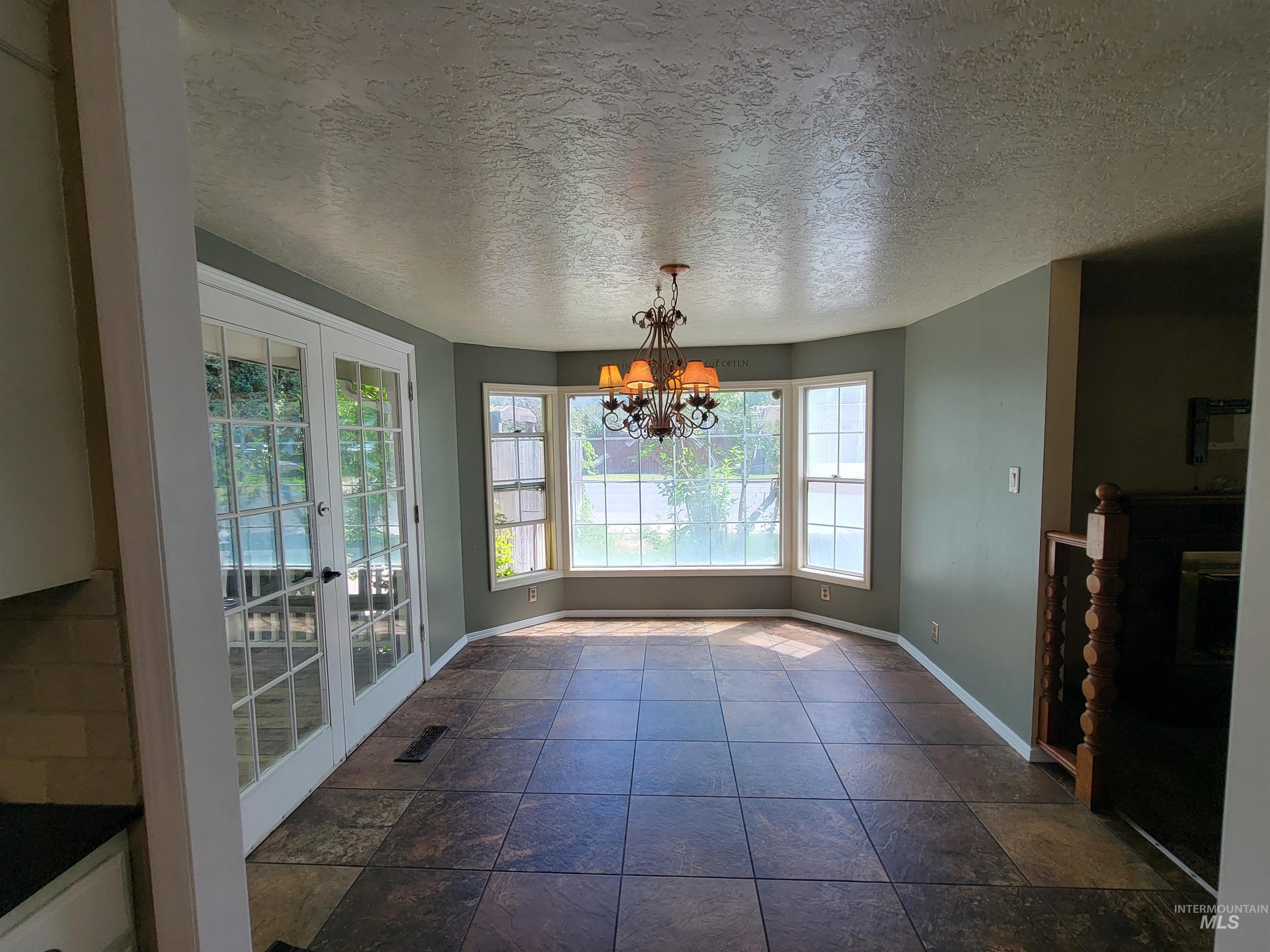 706 N Sunrise Blvd Property Photo 10